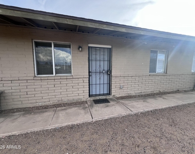 8321 N 61st Avenue - Photo Thumbnail 1
