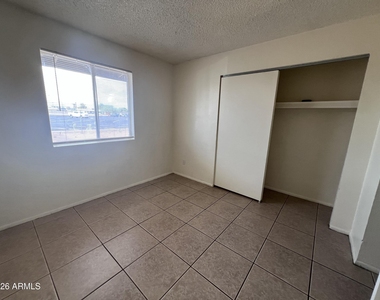 8321 N 61st Avenue - Photo Thumbnail 9