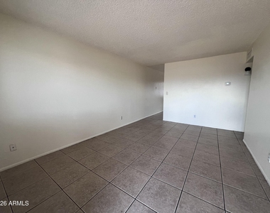 8321 N 61st Avenue - Photo Thumbnail 2