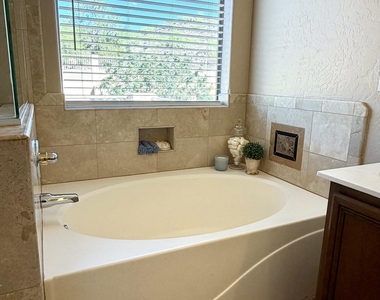 24637 N 65th Avenue - Photo Thumbnail 23