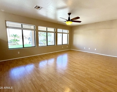 24637 N 65th Avenue - Photo Thumbnail 5