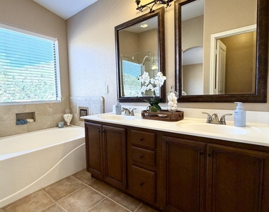 24637 N 65th Avenue - Photo Thumbnail 19