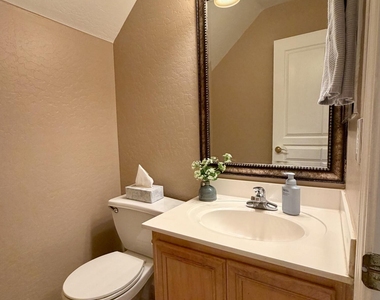 24637 N 65th Avenue - Photo Thumbnail 12