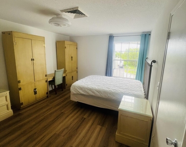 1281 Plaza Circle - Photo Thumbnail 9