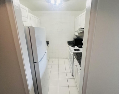 1281 Plaza Circle - Photo Thumbnail 2