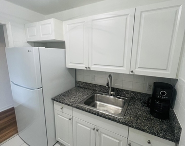 1281 Plaza Circle - Photo Thumbnail 4