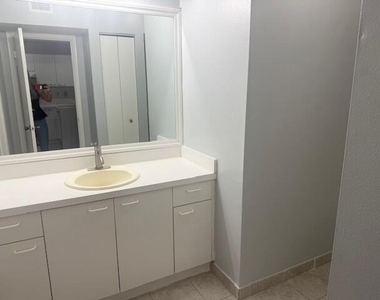 4807 Via Palm Lakes - Photo Thumbnail 9