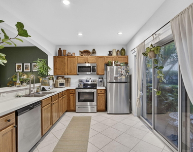 13433 Georgian Court - Photo Thumbnail 6