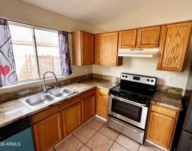 8212 W Apache Street - Photo Thumbnail 4