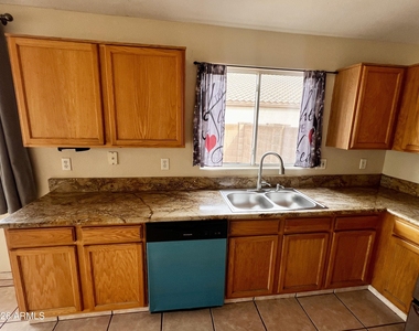 8212 W Apache Street - Photo Thumbnail 5