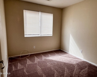 8212 W Apache Street - Photo Thumbnail 16