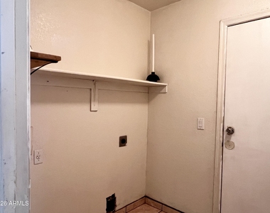 8212 W Apache Street - Photo Thumbnail 8