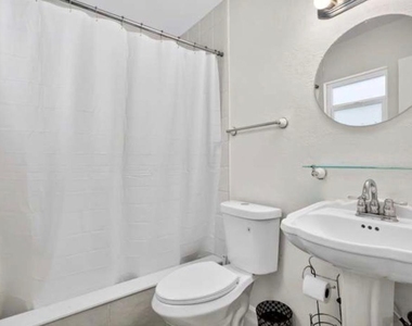 2291 Sw Franklin Street - Photo Thumbnail 5