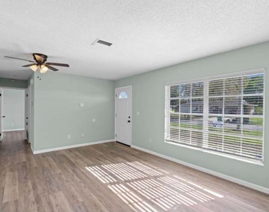 850 Sw Goodrich Street - Photo Thumbnail 2