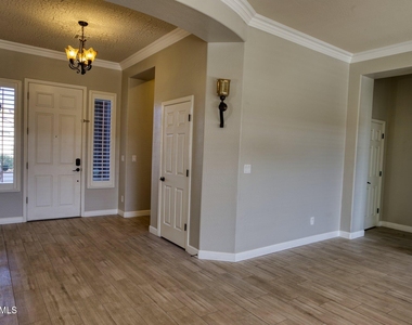 38540 N Vista Hills Court - Photo Thumbnail 17