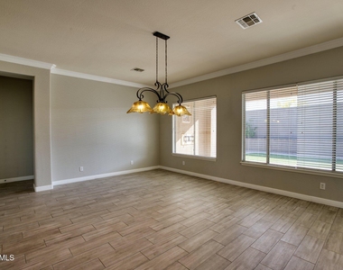 38540 N Vista Hills Court - Photo Thumbnail 32