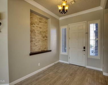 38540 N Vista Hills Court - Photo Thumbnail 18