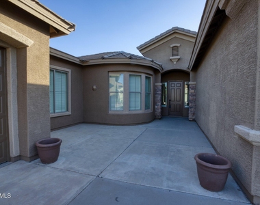 38540 N Vista Hills Court - Photo Thumbnail 9