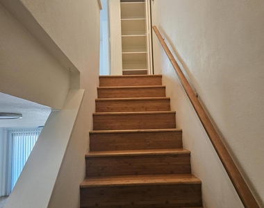 885 N Granite Reef Road - Photo Thumbnail 7