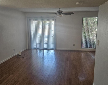 885 N Granite Reef Road - Photo Thumbnail 1