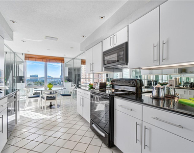 95 N Birch Road - Photo Thumbnail 4
