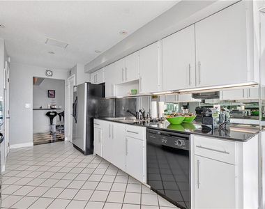 95 N Birch Road - Photo Thumbnail 5