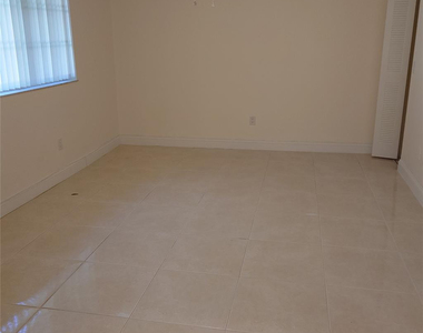 5008 Sw 122nd Terrace - Photo Thumbnail 6