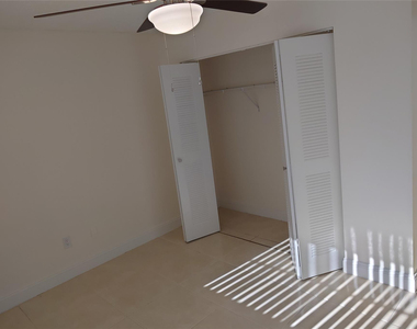 5008 Sw 122nd Terrace - Photo Thumbnail 11