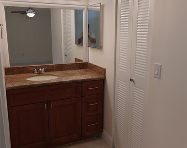 5008 Sw 122nd Terrace - Photo Thumbnail 7