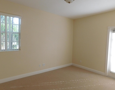 4014 Community Drive - Photo Thumbnail 3