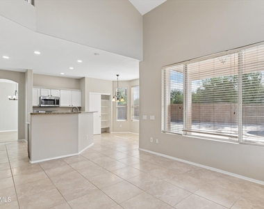 26803 N 43rd Street - Photo Thumbnail 14
