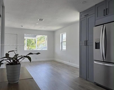 720 Locust Street - Photo Thumbnail 16