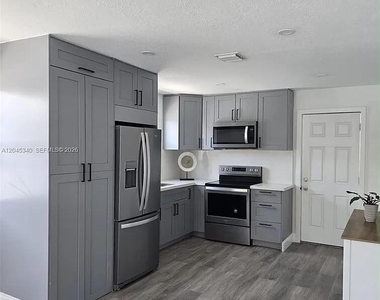 720 Locust Street - Photo Thumbnail 14