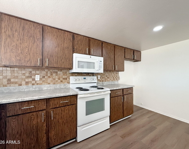 5321 W Sierra Street - Photo Thumbnail 4