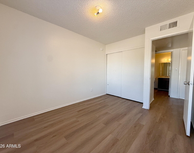 5321 W Sierra Street - Photo Thumbnail 16