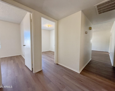 5321 W Sierra Street - Photo Thumbnail 11