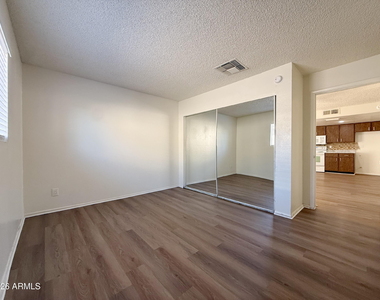 5321 W Sierra Street - Photo Thumbnail 9