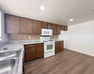 5321 W Sierra Street - Photo Thumbnail 6