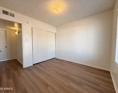 5321 W Sierra Street - Photo Thumbnail 17