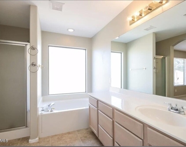 364 S Bermuda Drive - Photo Thumbnail 3