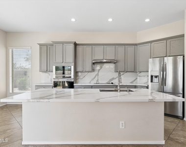 33849 N 43rd Street - Photo Thumbnail 20
