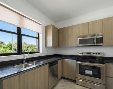6171 Sw 36th Court - Photo Thumbnail 2