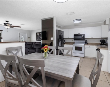 1810 Sw Gemini Lane - Photo Thumbnail 5