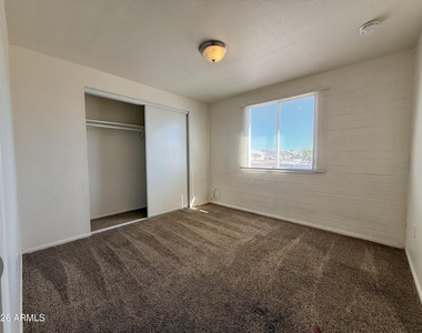 7202 W Glenrosa Avenue - Photo Thumbnail 13
