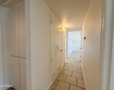 7202 W Glenrosa Avenue - Photo Thumbnail 12