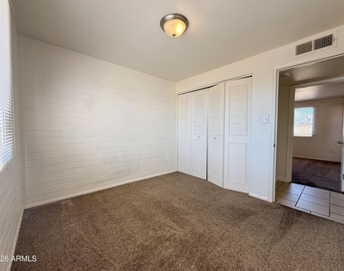 7202 W Glenrosa Avenue - Photo Thumbnail 16
