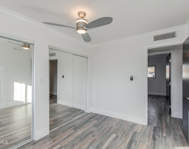 8719 E Rancho Vista Drive - Photo Thumbnail 28