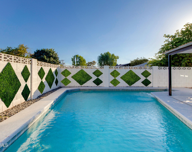 8719 E Rancho Vista Drive - Photo Thumbnail 41