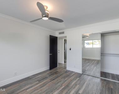 8719 E Rancho Vista Drive - Photo Thumbnail 26