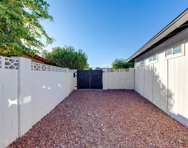 8719 E Rancho Vista Drive - Photo Thumbnail 44